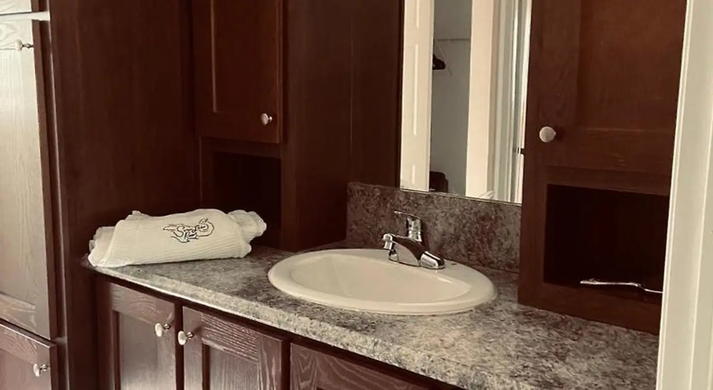 Swan Lake Resort Rentals Badezimmer