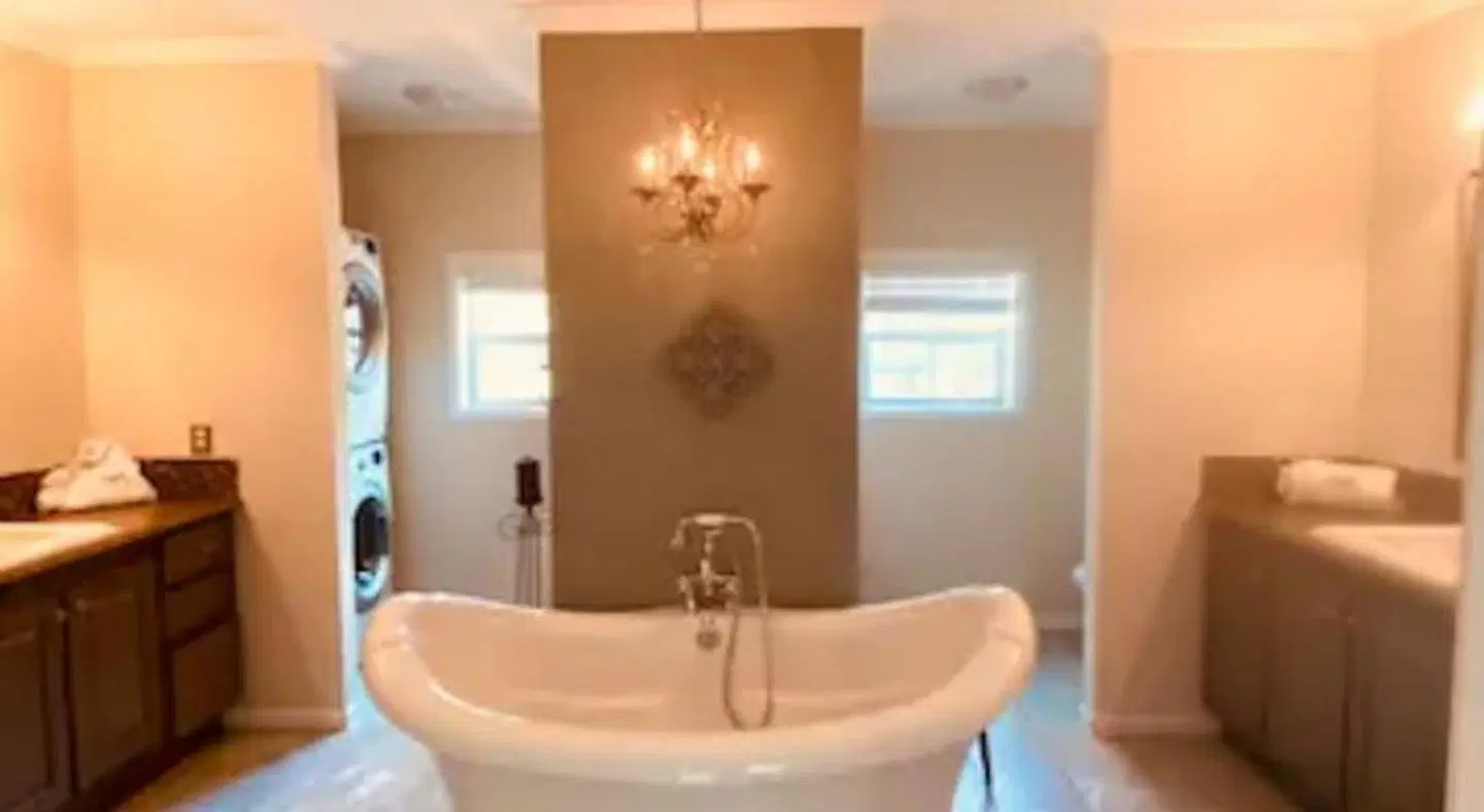 Swan Lake Resort Rentals Badezimmer