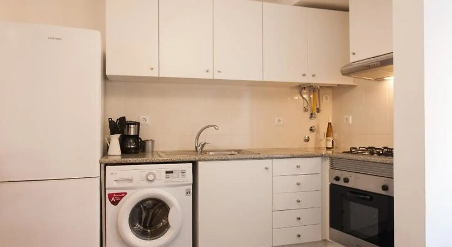 Moniz Studio Apartment - by LU Holidays Badezimmer