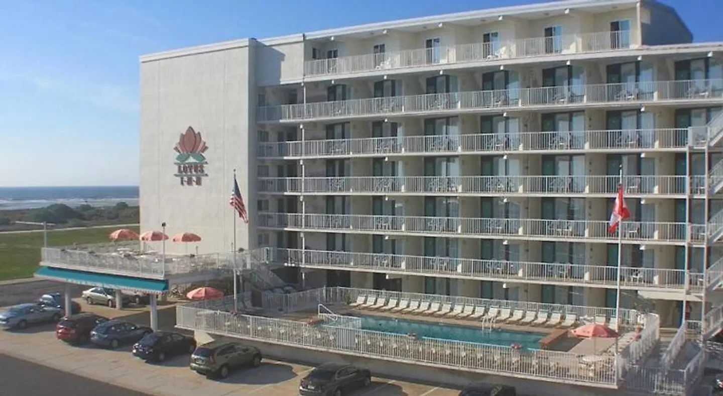 Lotus Inn EXTERIOR