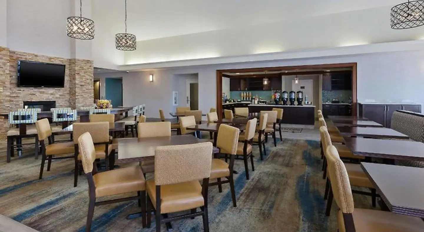 Homewood Suites by Hilton Chesapeake-Greenbrier Restaurant