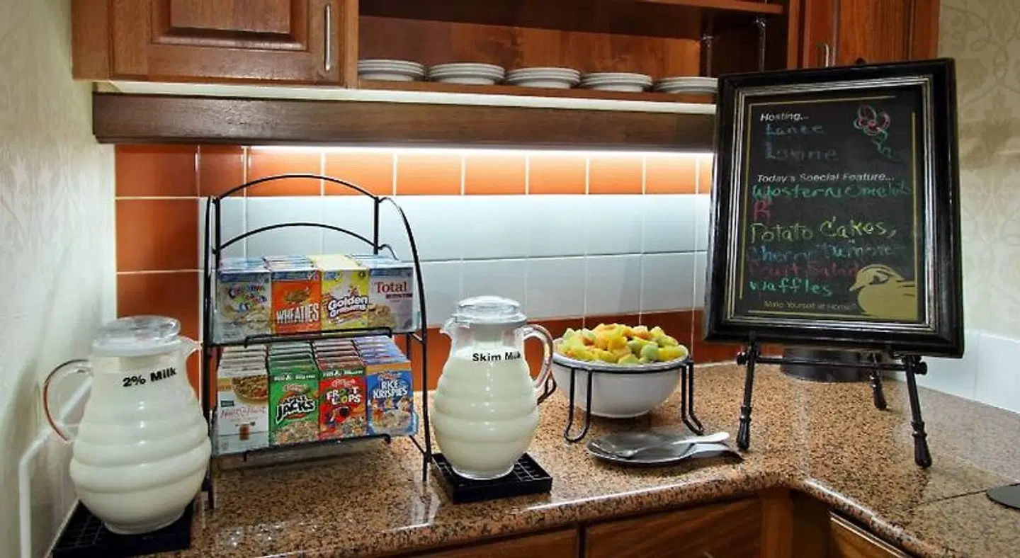 Homewood Suites by Hilton Chesapeake-Greenbrier Restaurant