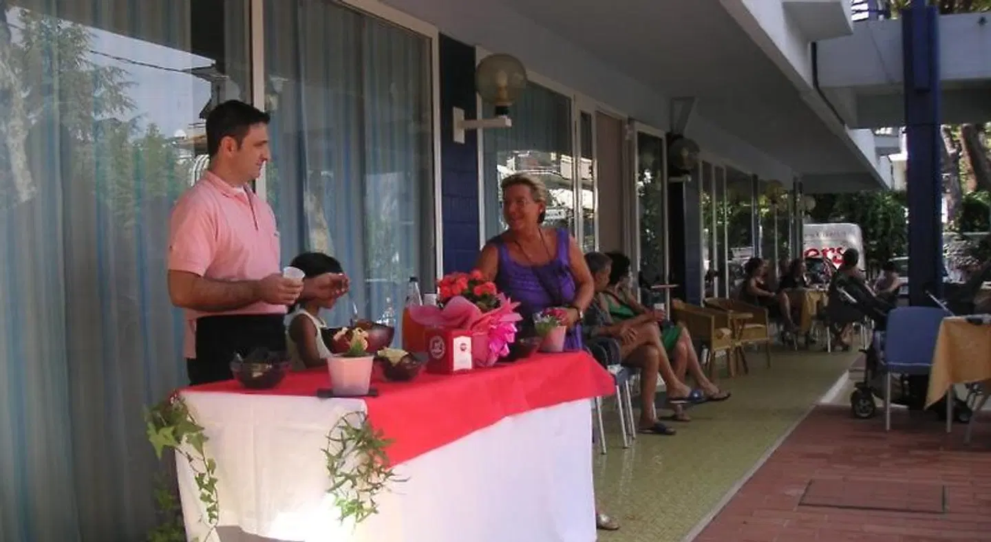 Canasta Bar