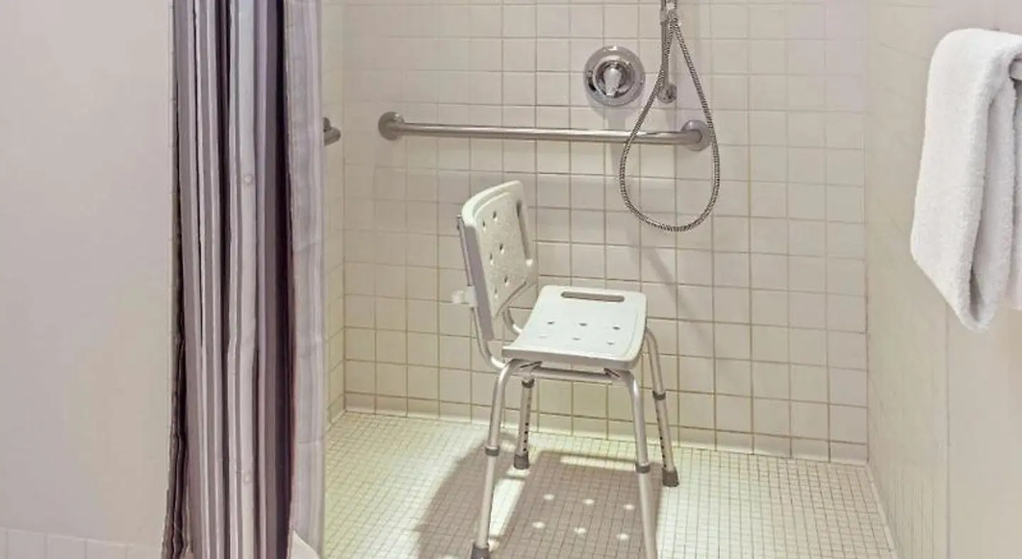 La Quinta Inn & Suites Milwaukee Delafield Badezimmer