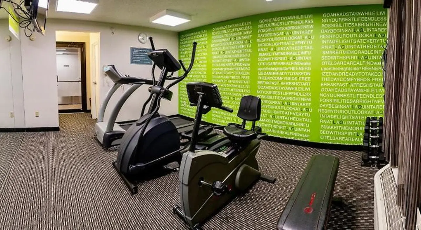 La Quinta Inn & Suites Milwaukee Delafield SPORTS_AND_LEISURE