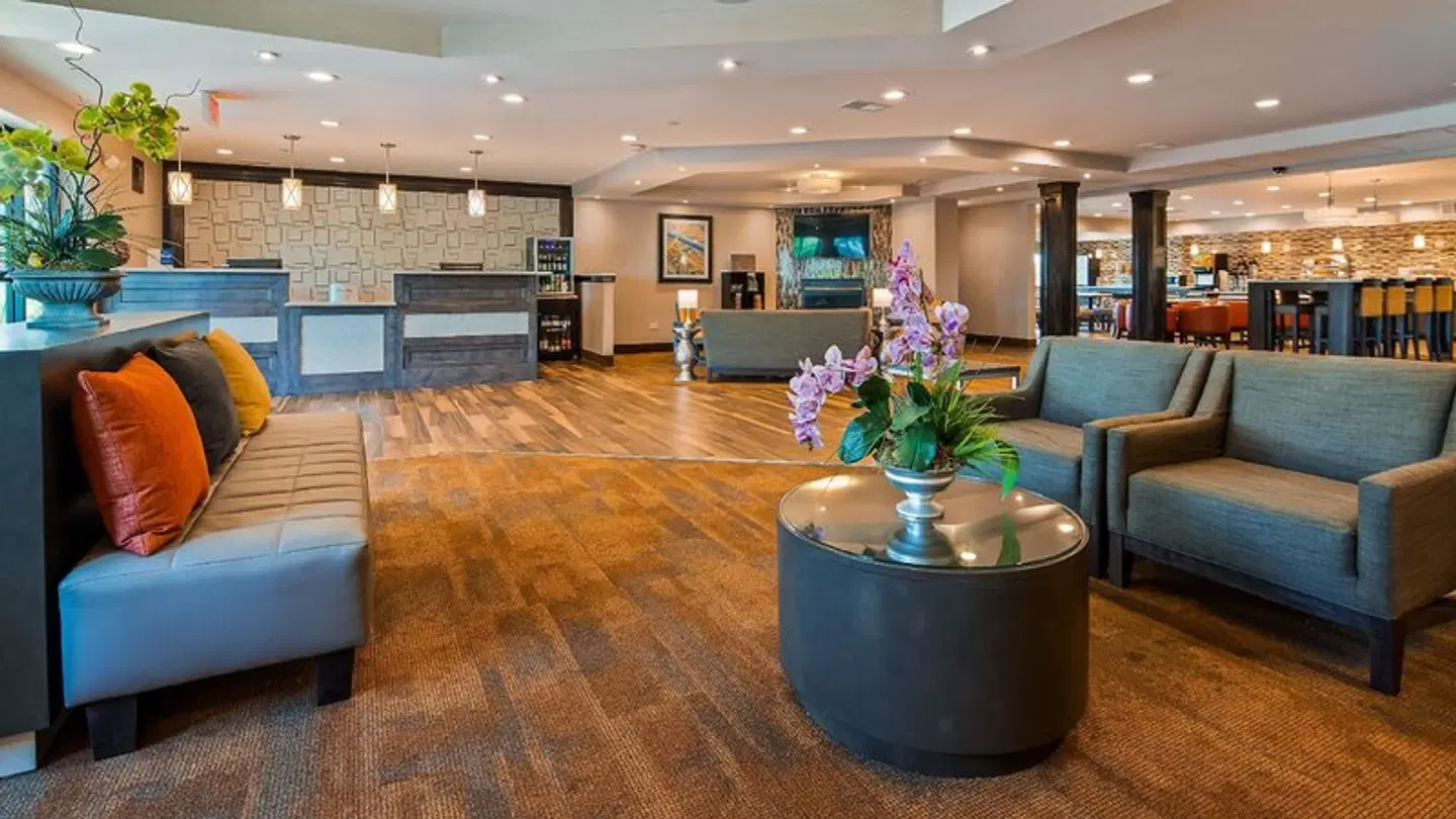 Best Western Plus North Joliet LOUNGE_LOBBY