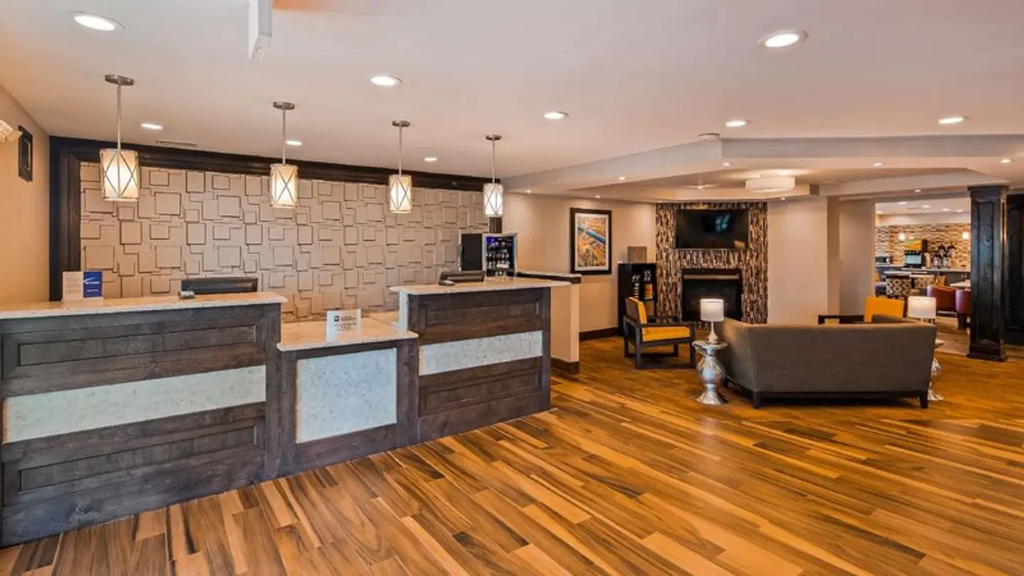 Best Western Plus North Joliet LOUNGE_LOBBY