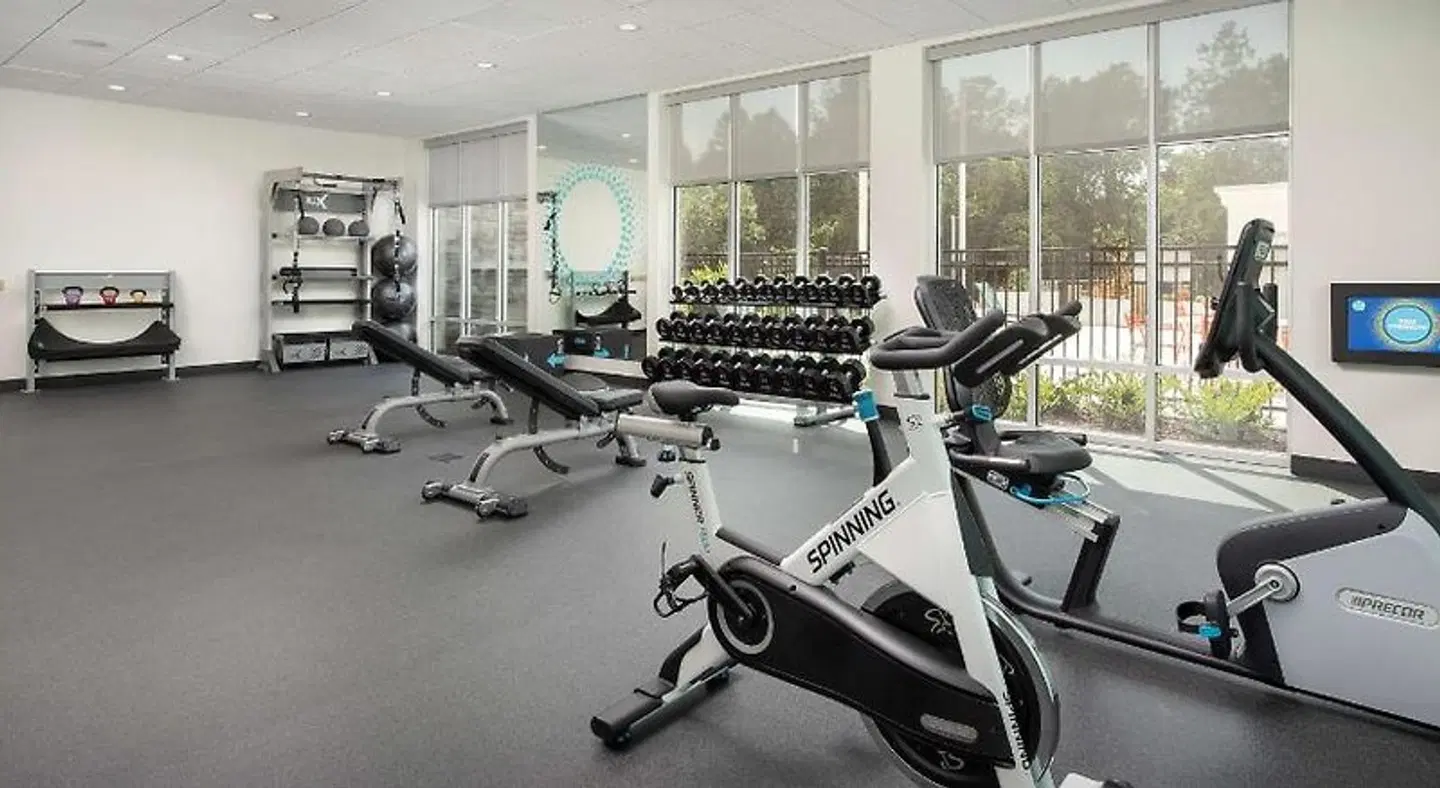 Hampton Inn & Suites Charlotte Airport Lake Pointe SPORTS_AND_LEISURE