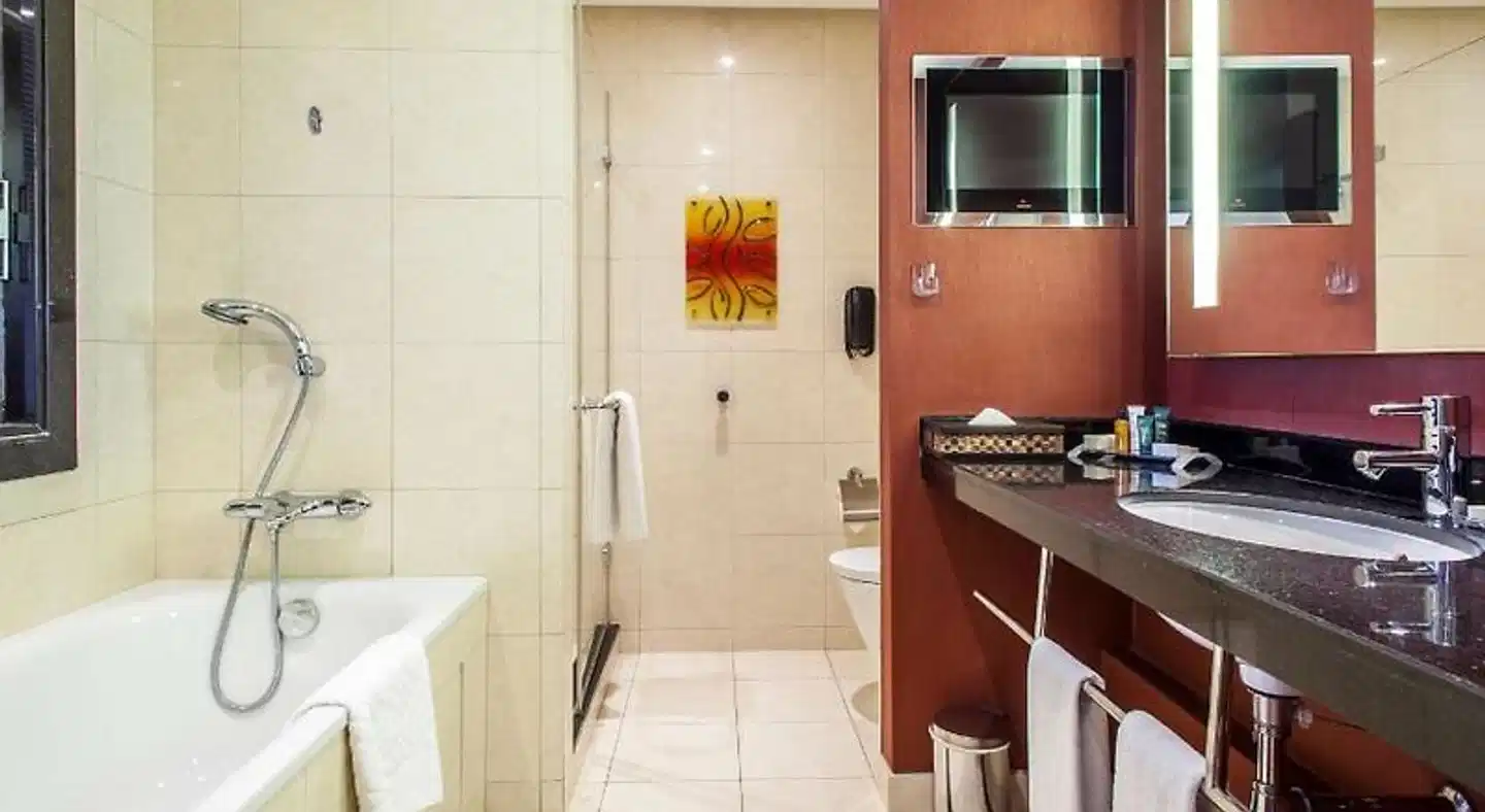 Hilton Warsaw Hotel Badezimmer
