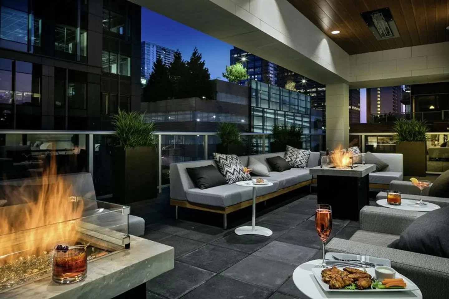 Hilton Garden Inn Seattle Bellevue Downtown Terrasse