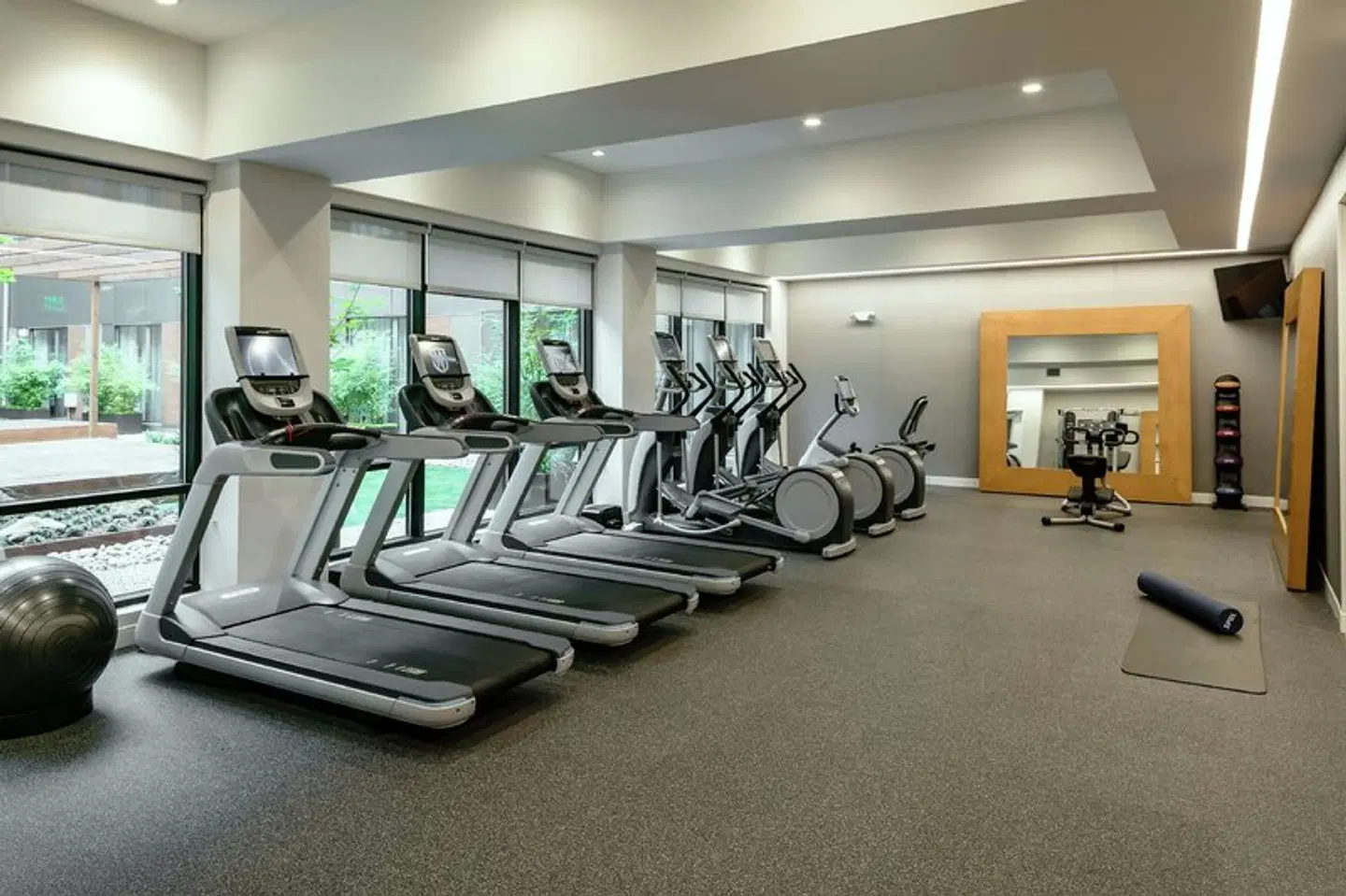 Hilton Garden Inn Seattle Bellevue Downtown SPORTS_AND_LEISURE