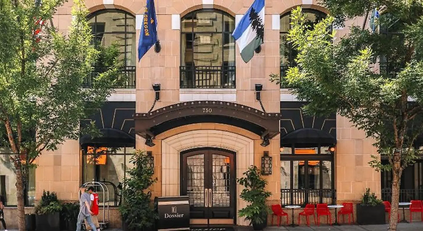 Dossier Hotel EXTERIOR