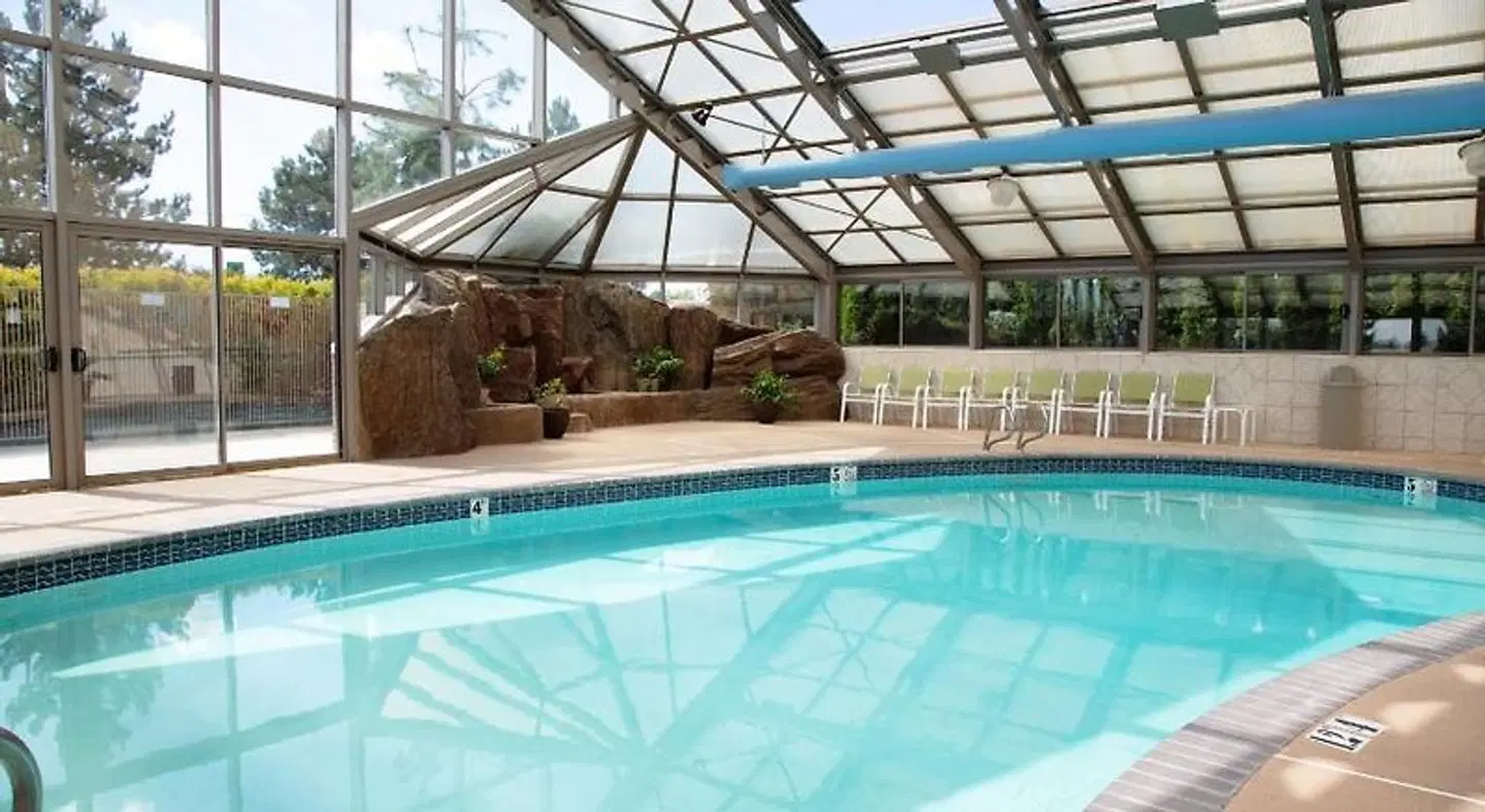 Holiday Inn Express & Suites Richland by IHG Hallenbad