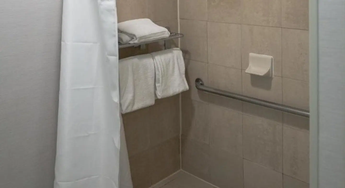 Courtyard by Marriott Santa Fe Badezimmer
