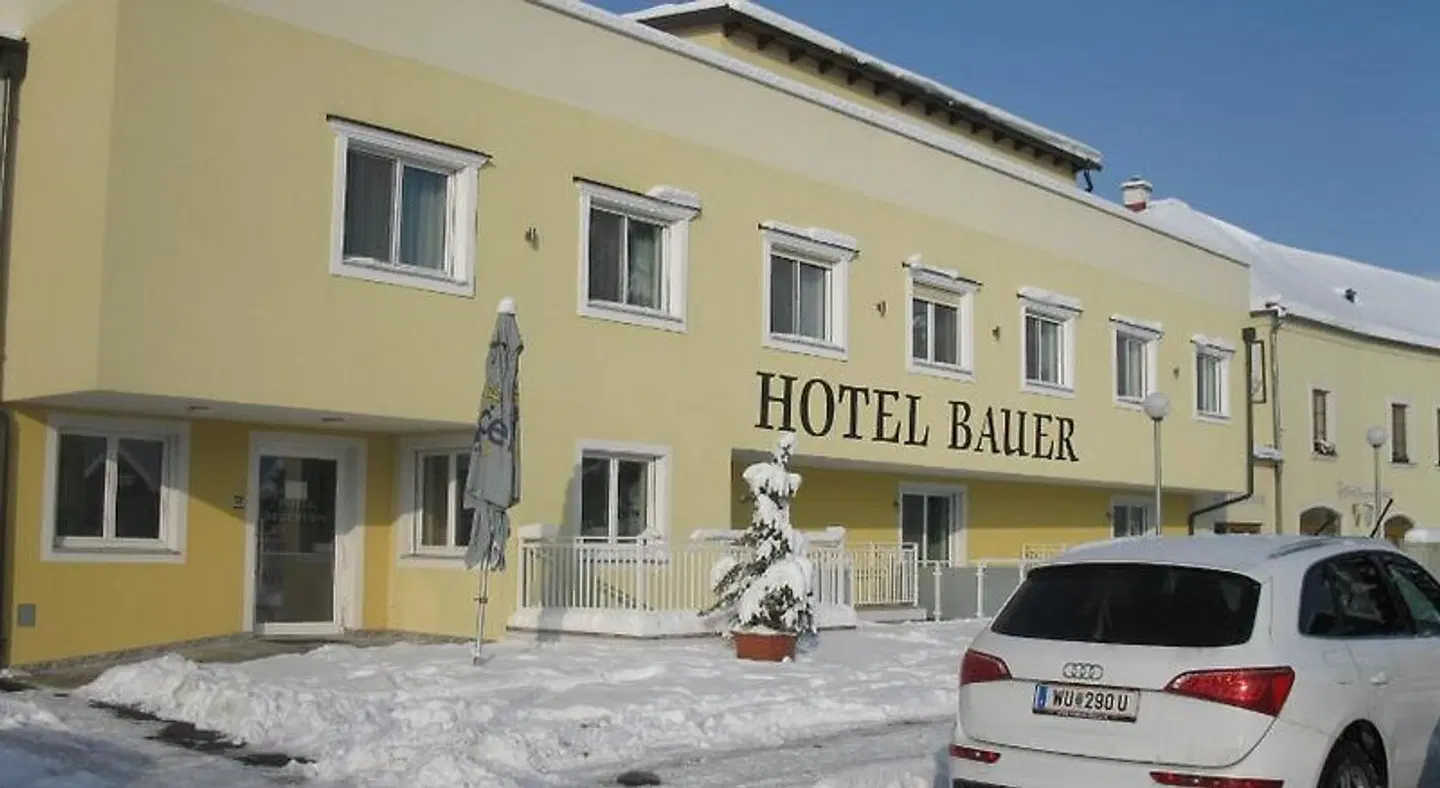 Bauer EXTERIOR