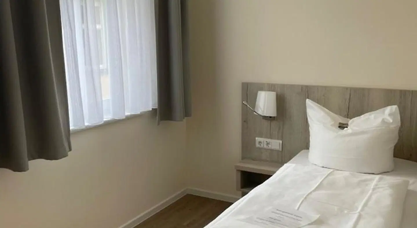 Adler ROOM_EXAMPLE