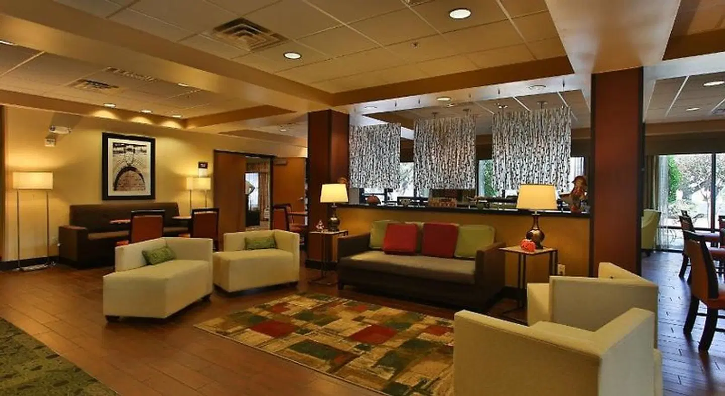 Hampton Inn San Antonio-Northwoods Bar