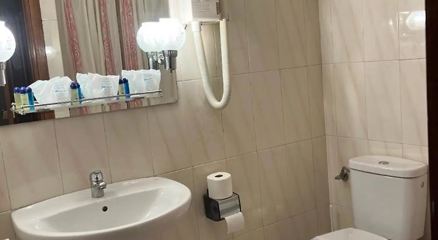 Hostal Sonsoles Badezimmer