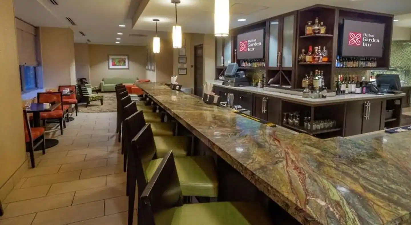 Hilton Garden Inn Buffalo Downtown Bar