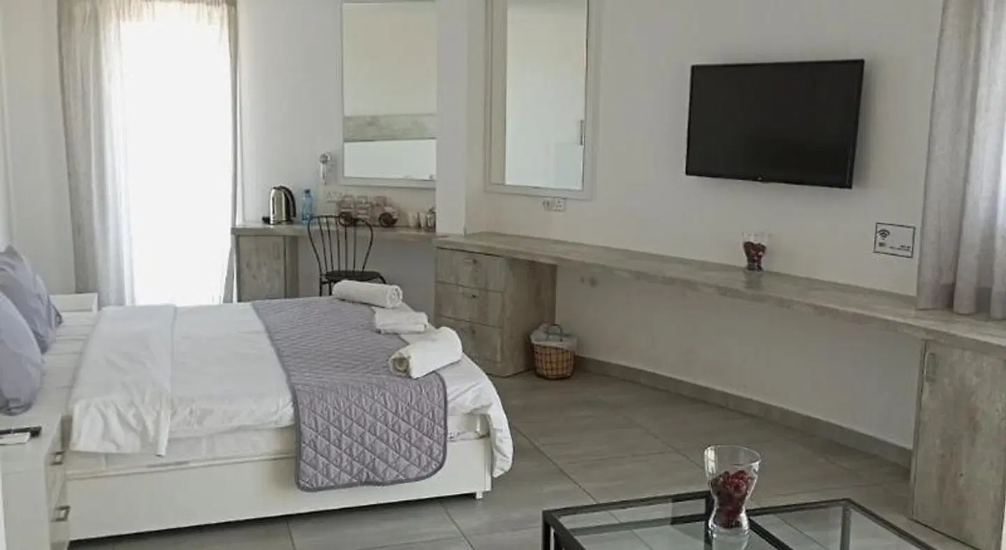 White 11 ROOM_EXAMPLE