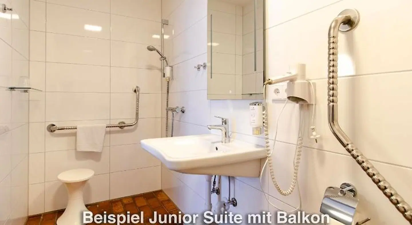 Kurgarten-Hotel Badezimmer