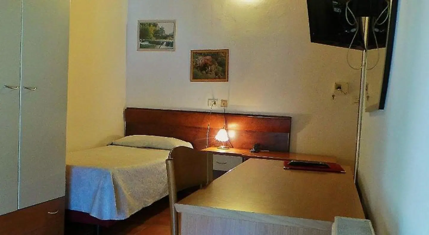 Roma ROOM_EXAMPLE