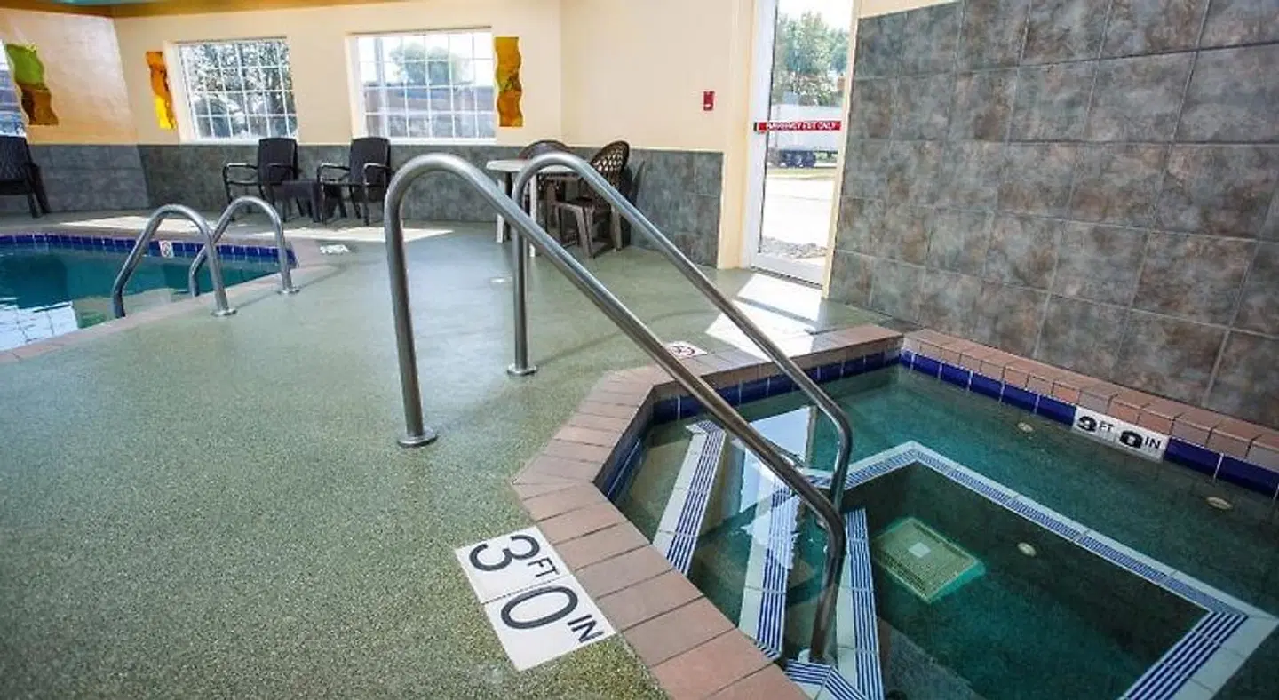 Hotel J Green Bay SPORTS_AND_LEISURE