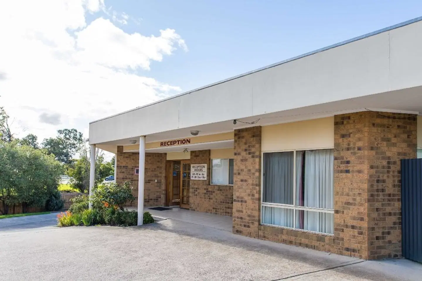 Best Western Mill Park Motor Inn EXTERIOR