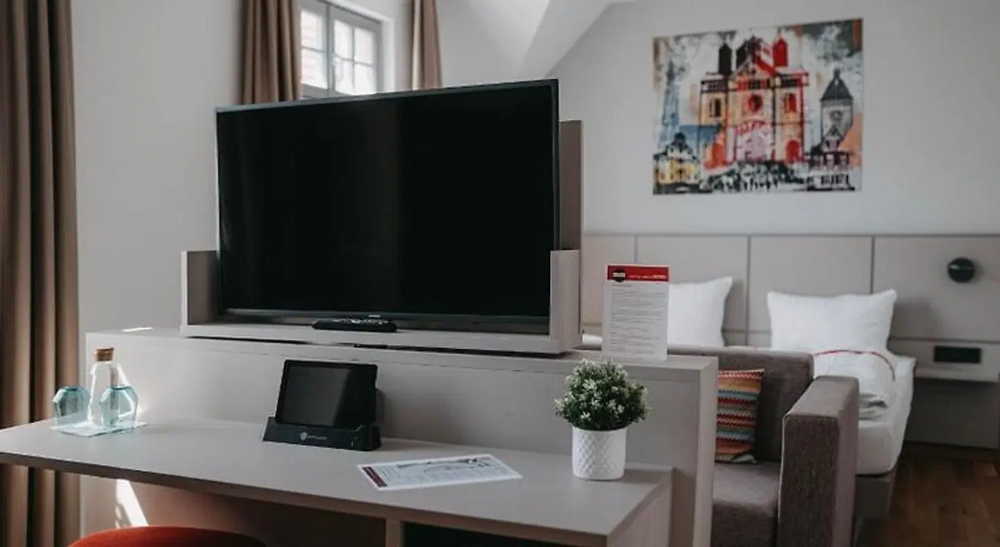 Maximilian ROOM_EXAMPLE