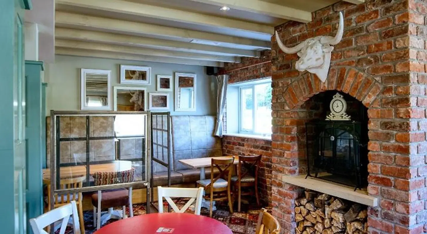 Queen of the Loch ROOM_EXAMPLE