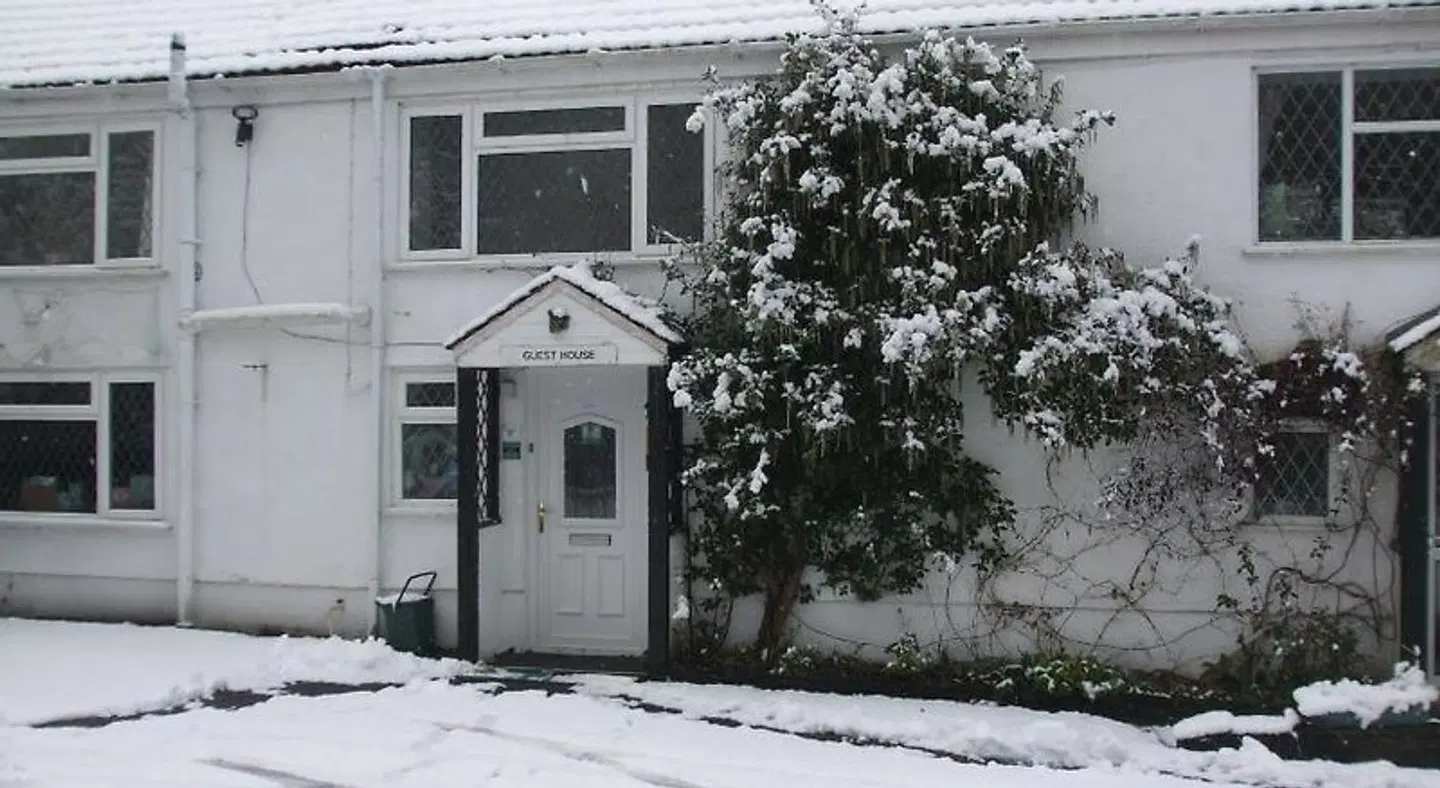 Cwmbach Guest House EXTERIOR