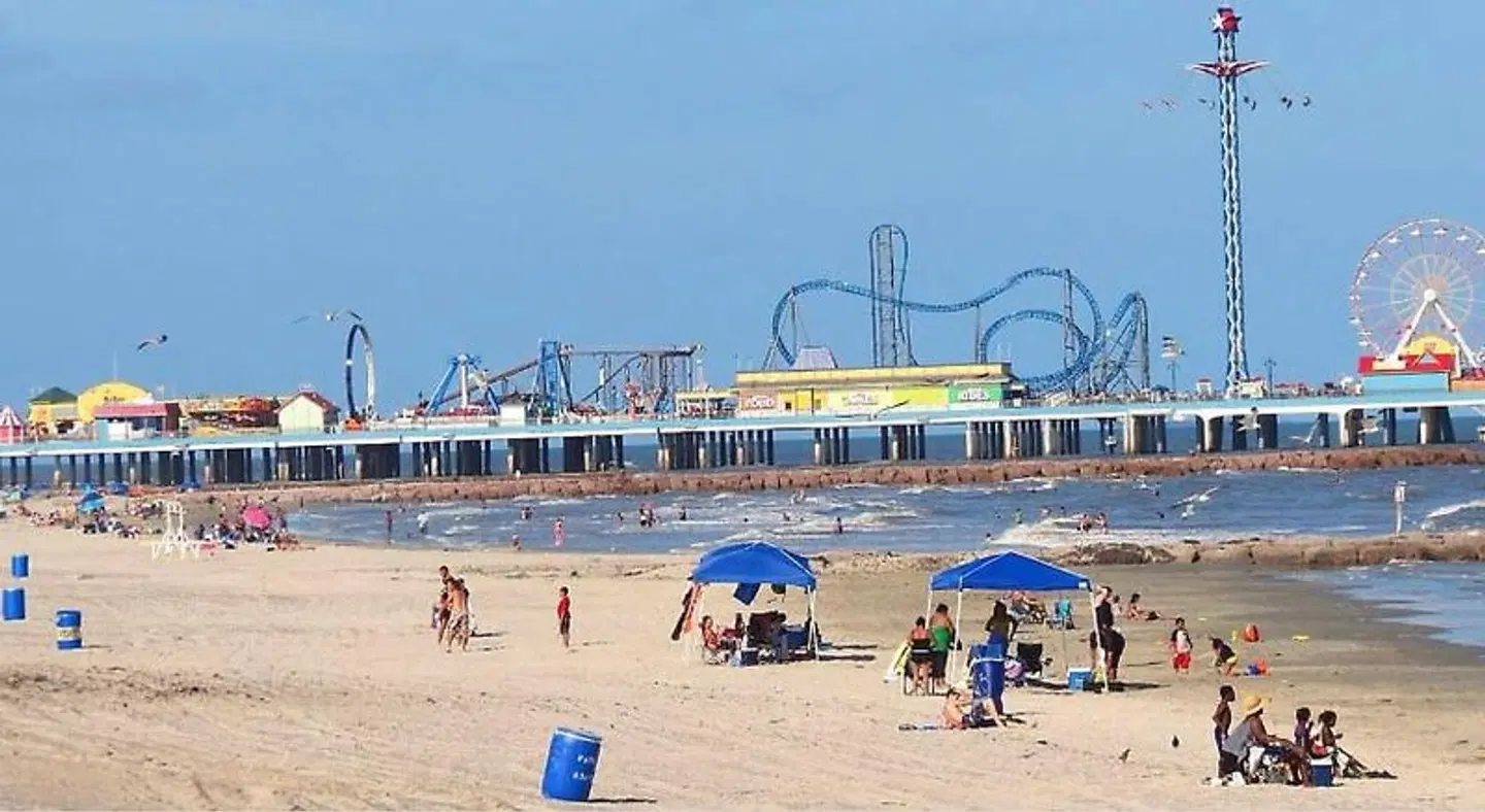 The Victorian Condominiums Strand