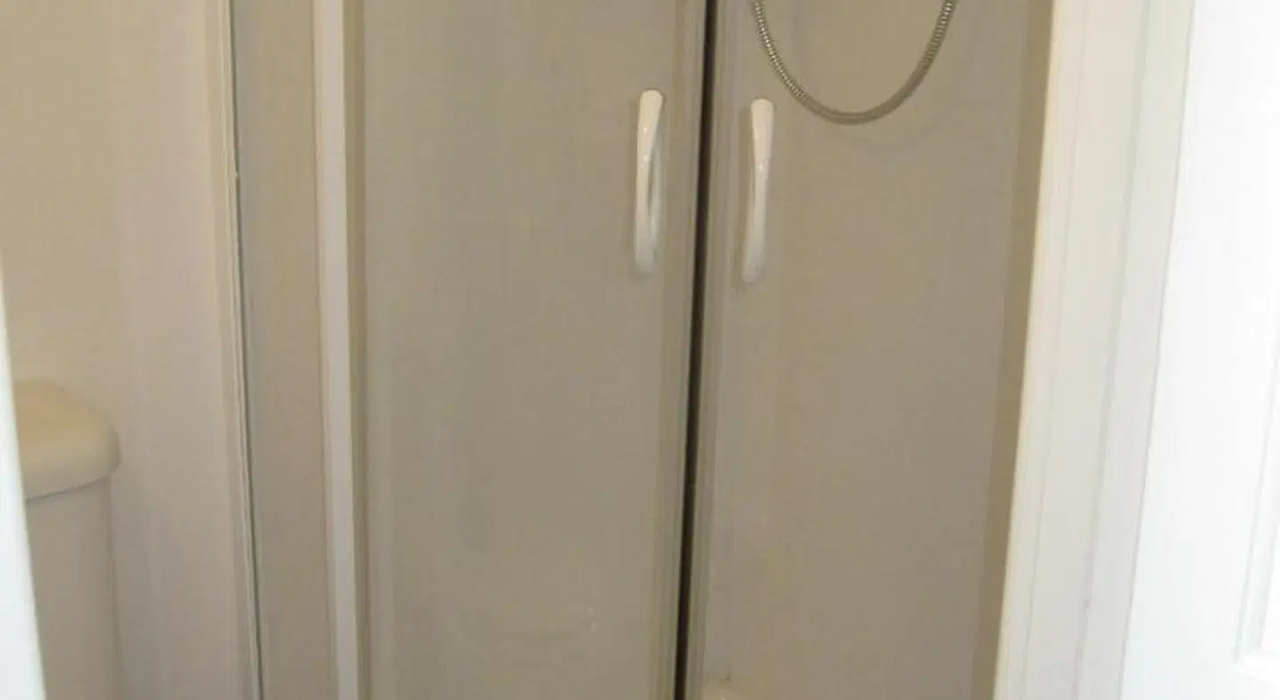 Channel View Guest House Badezimmer