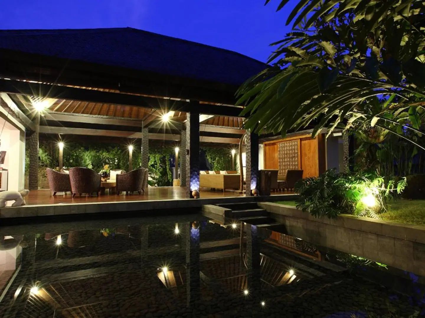 Swarapadi Villa Bar