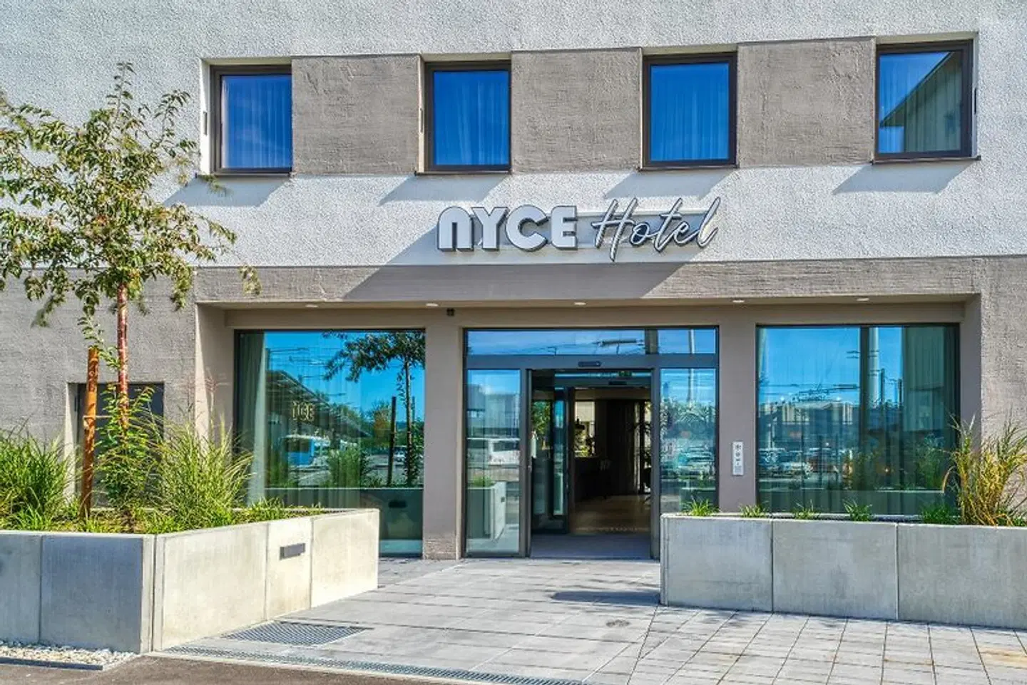 NYCE Hotel Ulm EXTERIOR