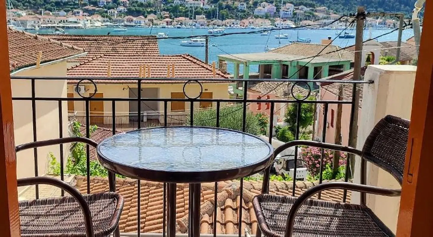 Maroudas Stavros Apartments Terrasse