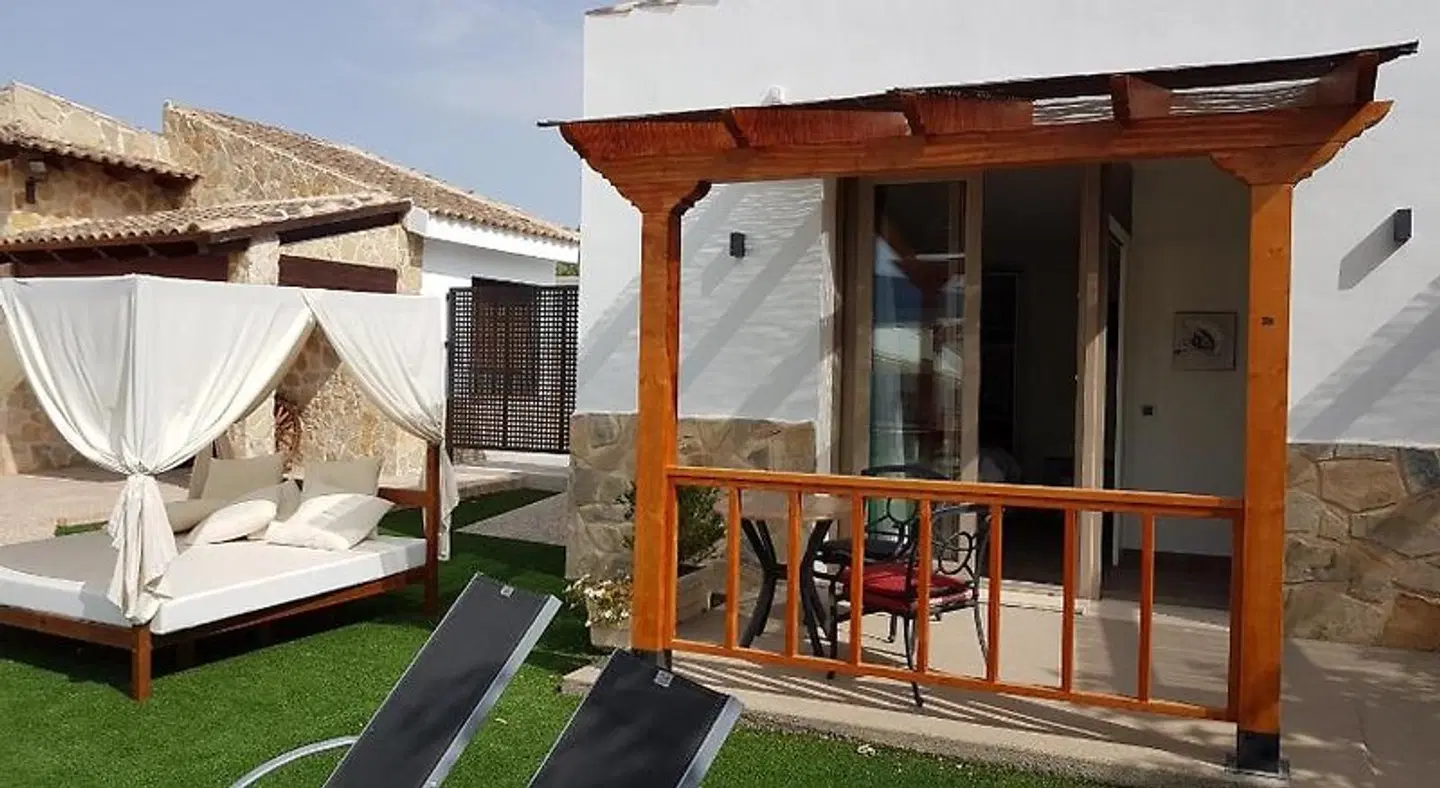 Artmonia EXTERIOR