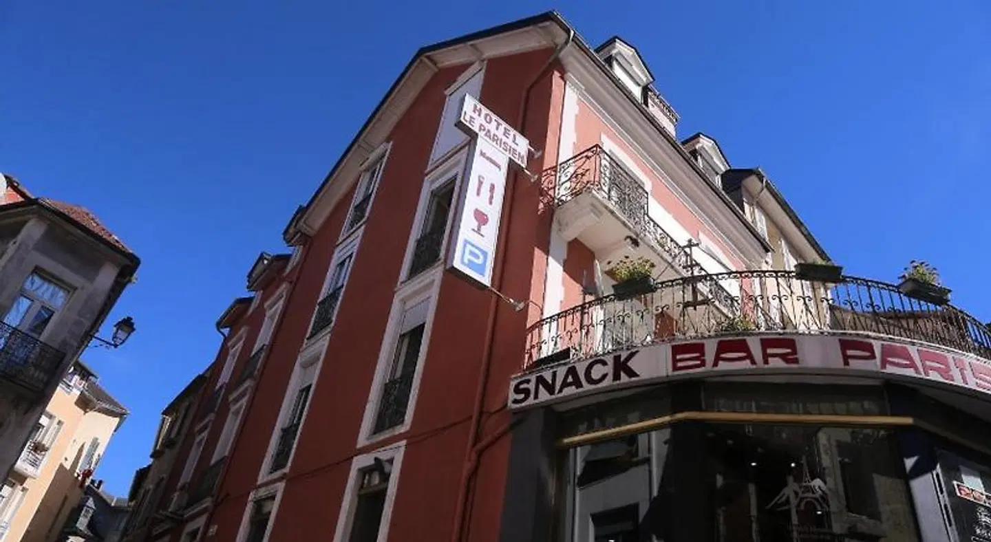 Hôtel Le Parisien EXTERIOR