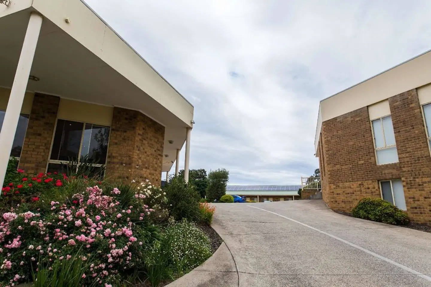 Best Western Mill Park Motor Inn EXTERIOR