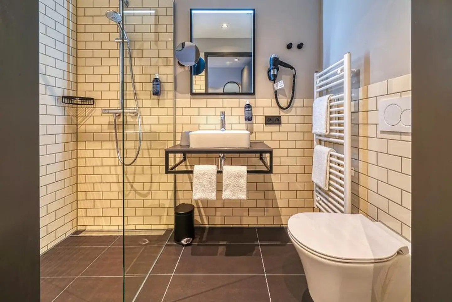 NYCE Hotel Ulm Badezimmer