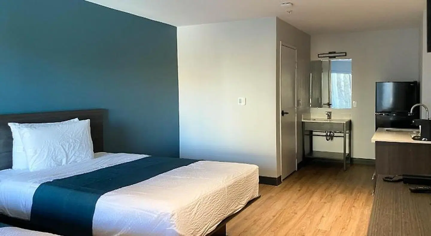 Studio 6 Suites - Stockton, CA - Waterfront ROOM_EXAMPLE