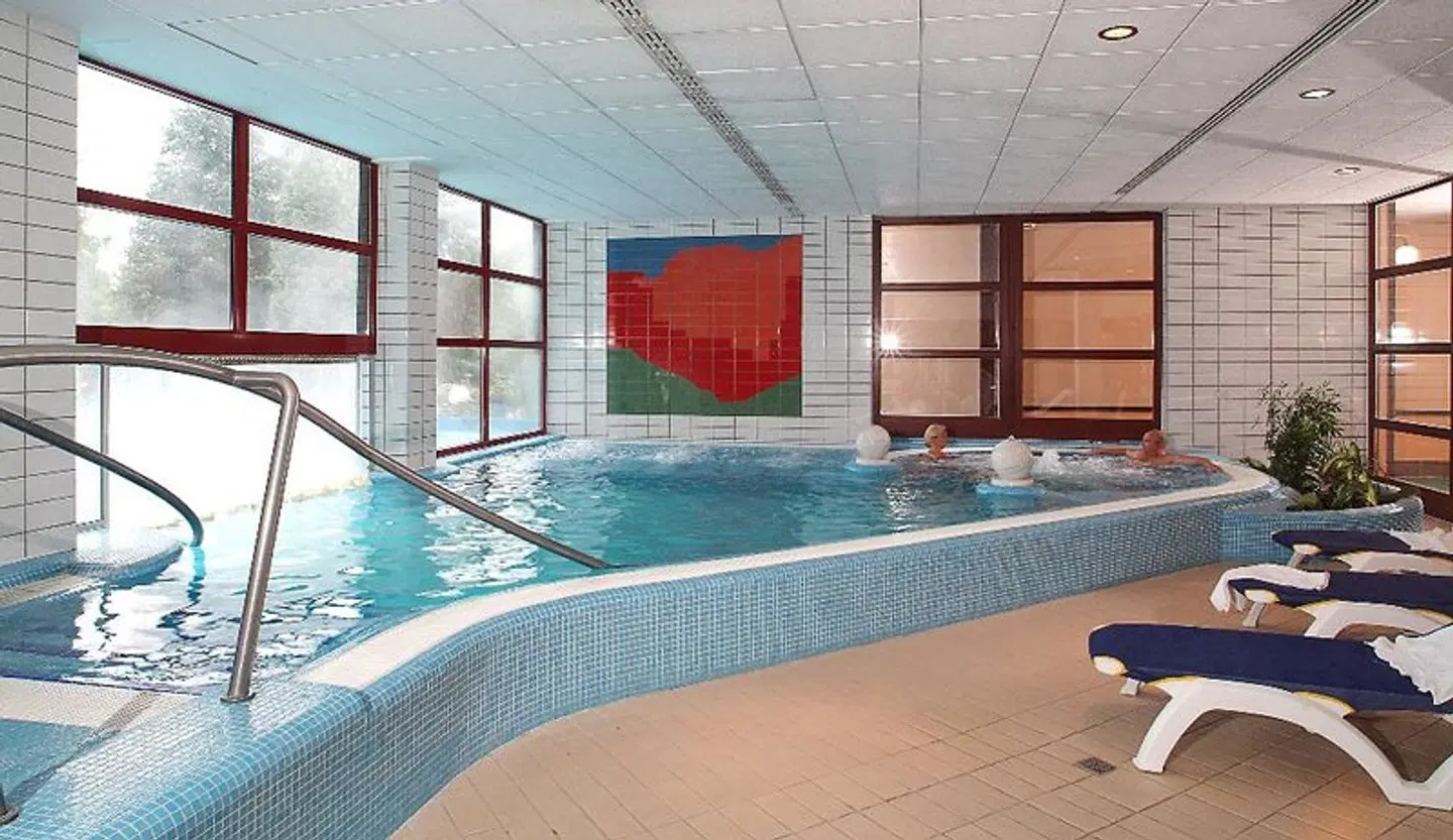 Ensana Thermal Sárvár Health Spa Hotel Hallenbad