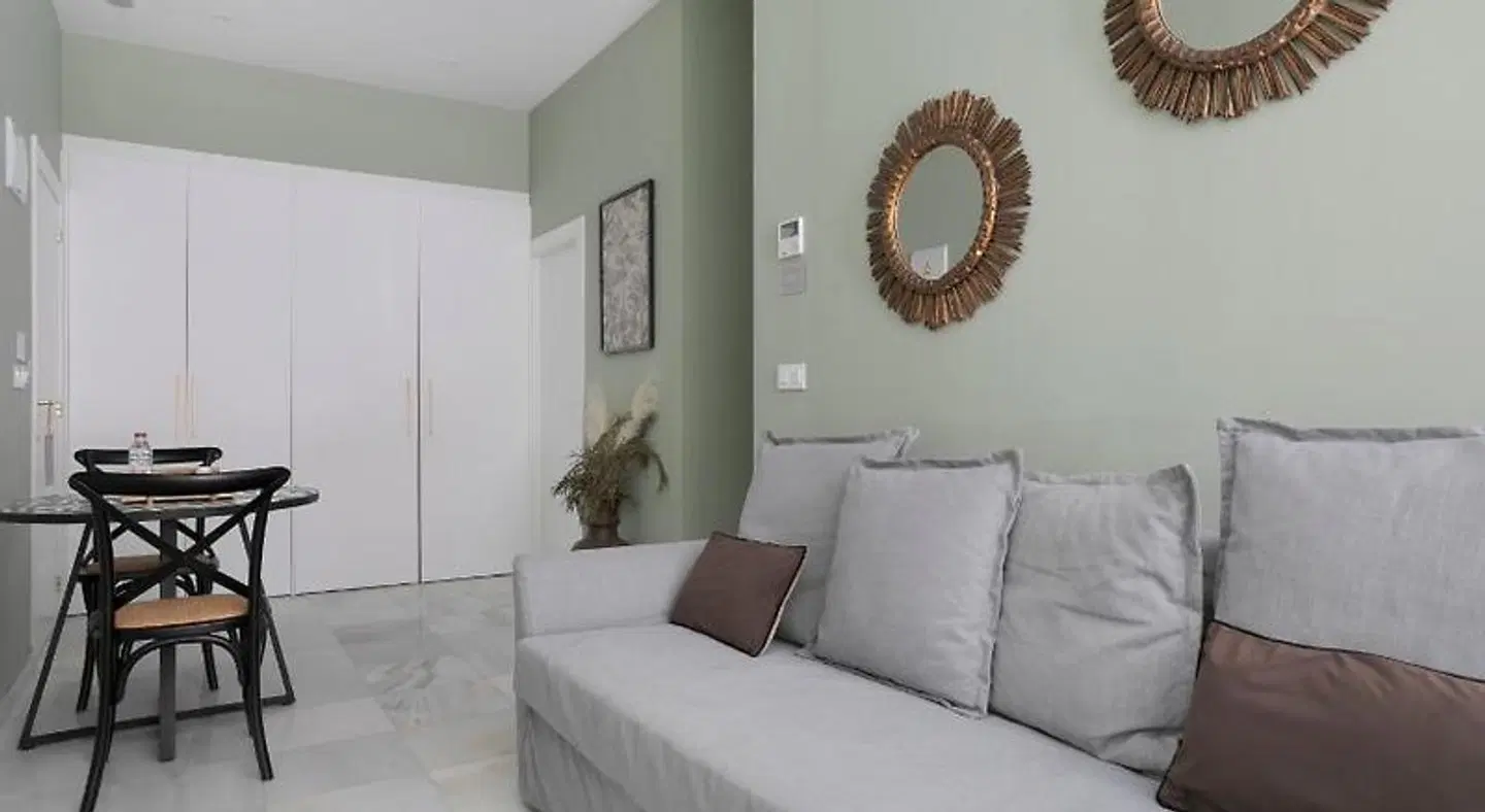 Luces de Catedral ROOM_EXAMPLE