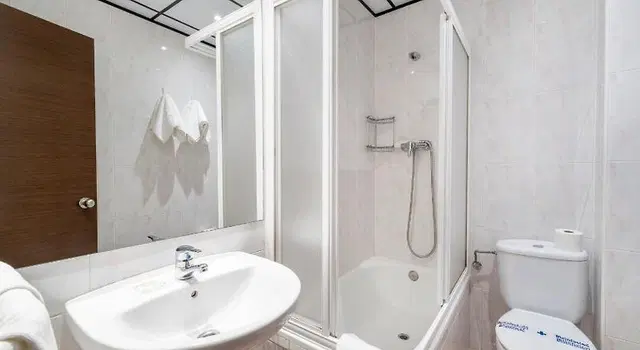Hostal Ballesta Badezimmer