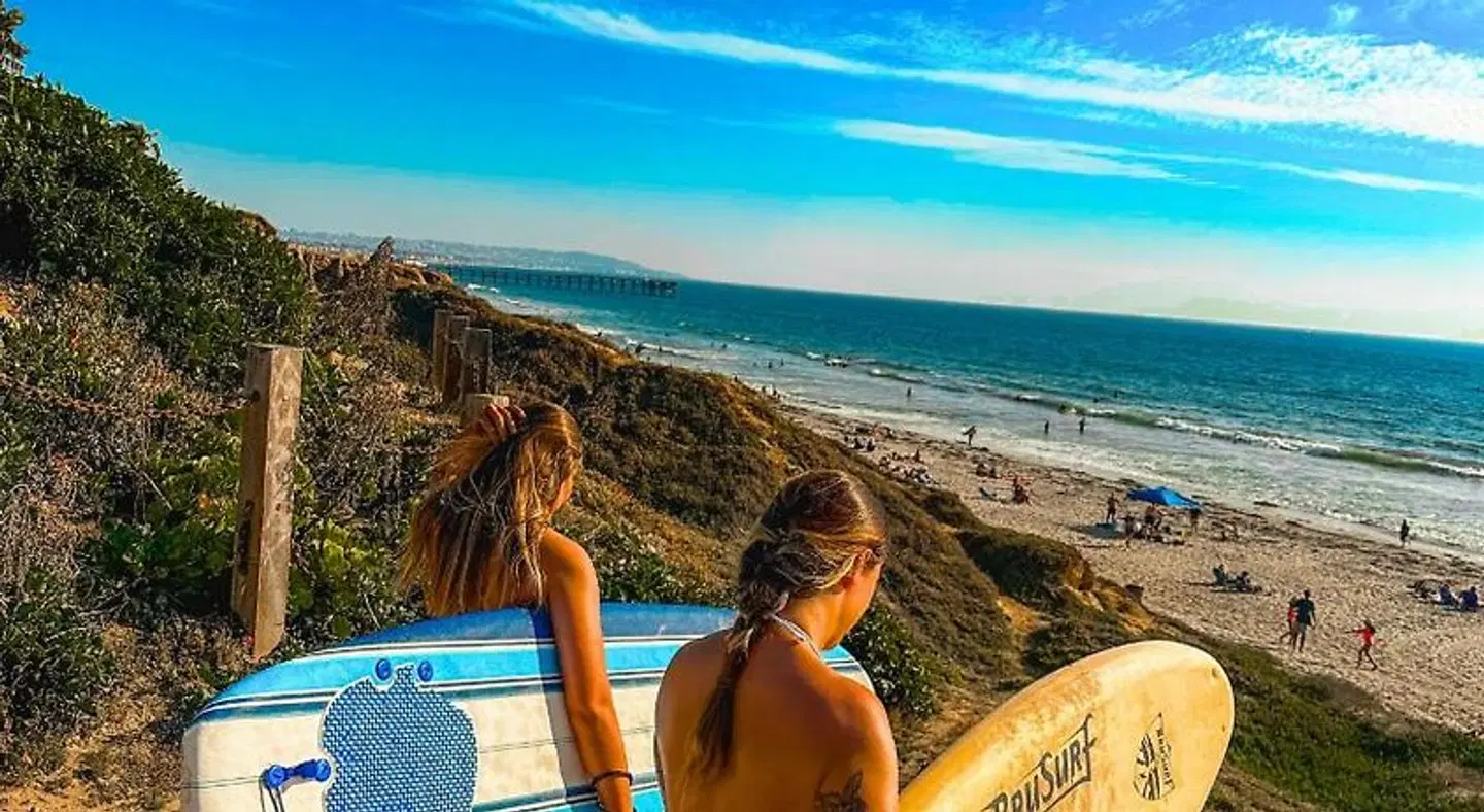 ITH Beach Bungalow Surf Hostel PEOPLE