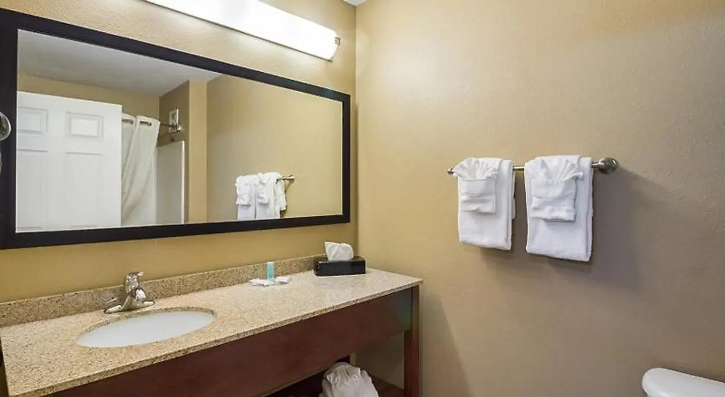 MainStay Suites Fargo ROOM_EXAMPLE