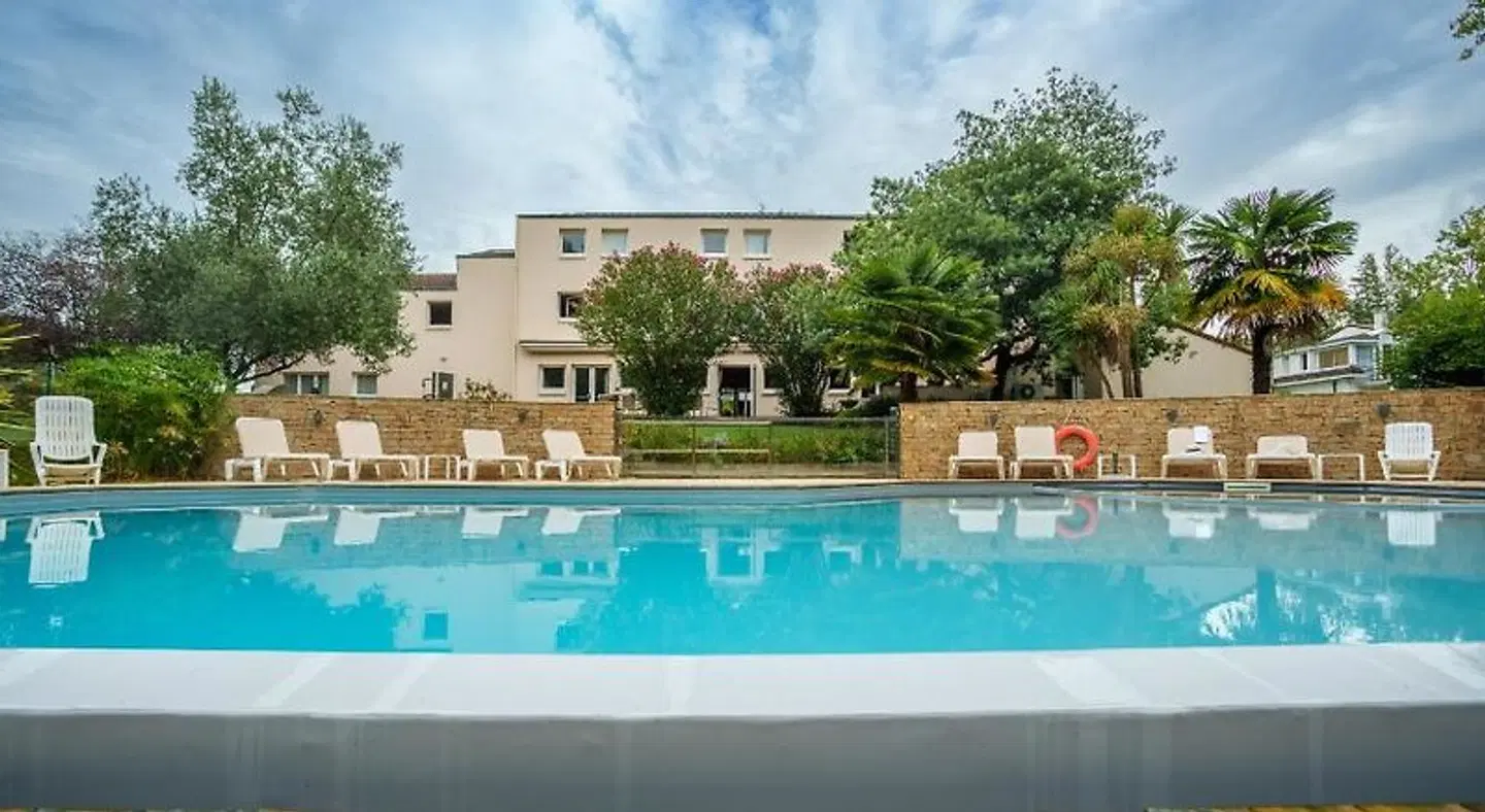 Kyriad Nantes Sud-Bouaye Aéroport OUTDOOR_POOL