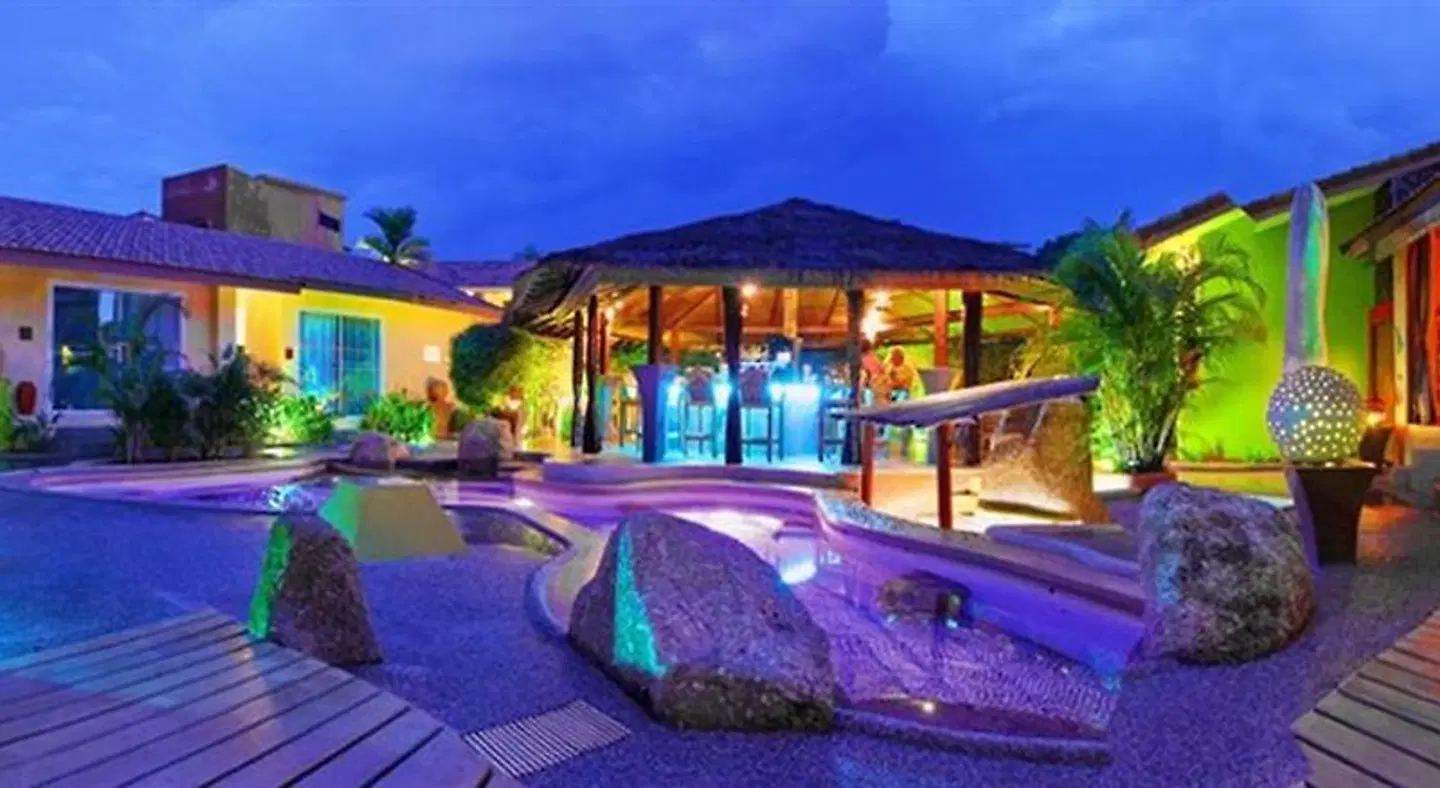 Pandora Lifestyle Bar