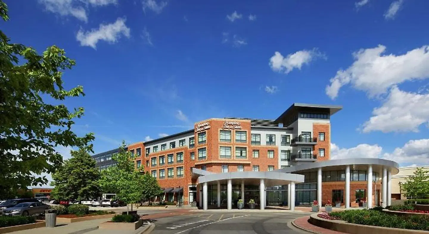 Hampton Inn & Suites Chicago/Mt. Prospect EXTERIOR