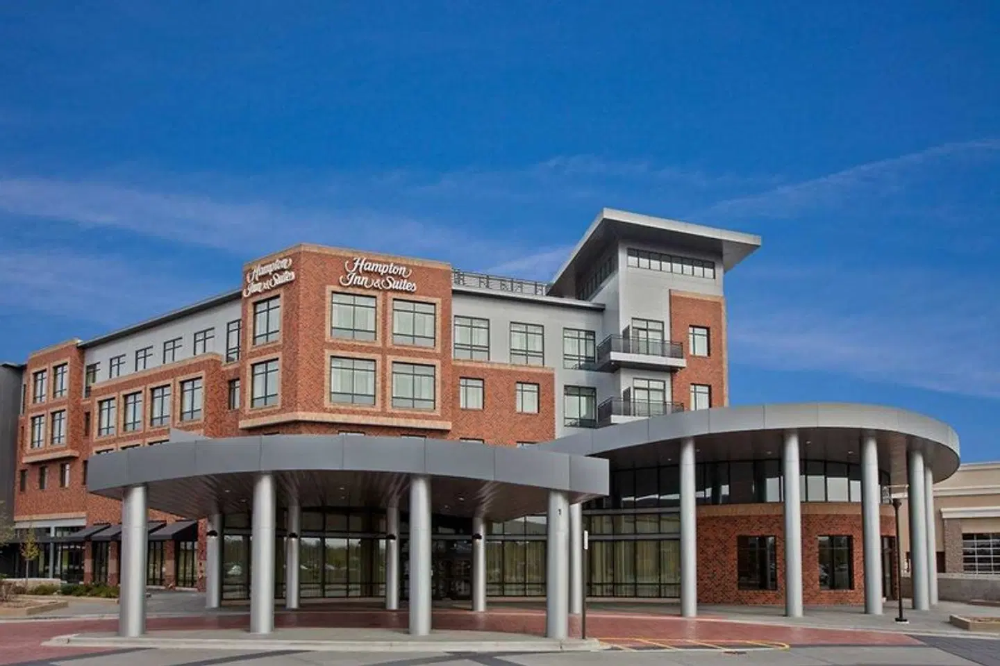 Hampton Inn & Suites Chicago/Mt. Prospect EXTERIOR
